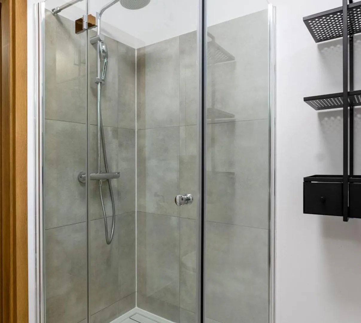 Botanica Deluxe Apartment With Balcony & Ac - Properunit Wroclaw