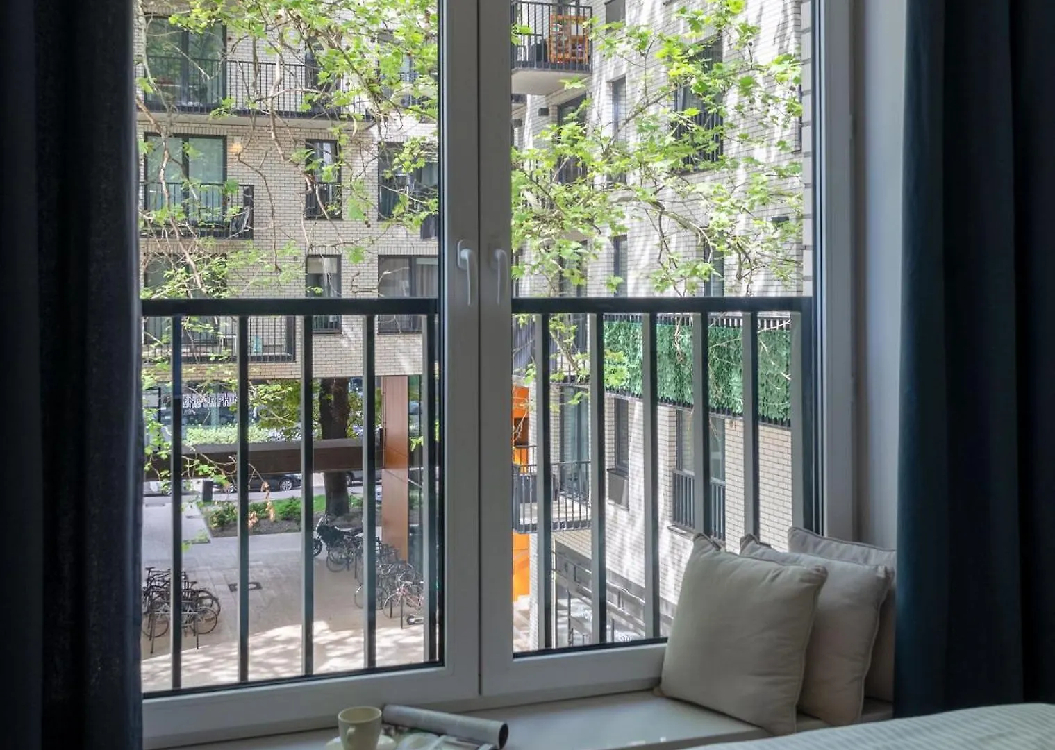 Botanica Deluxe Apartment With Balcony & Ac - Properunit Wroclaw